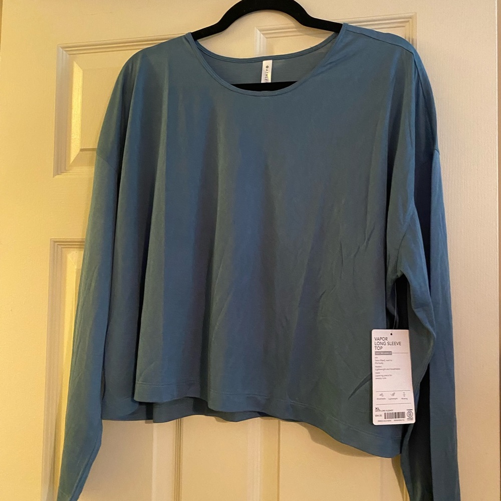 Athleta vapor long sleeve top size xl.